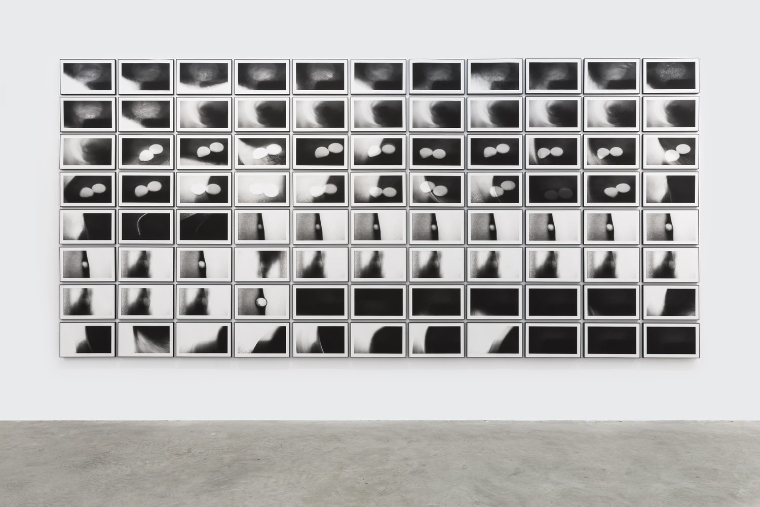 Tan Mu, LOOP, 2017. Exhibition view at BETWEEN Art Lab, Beijing.